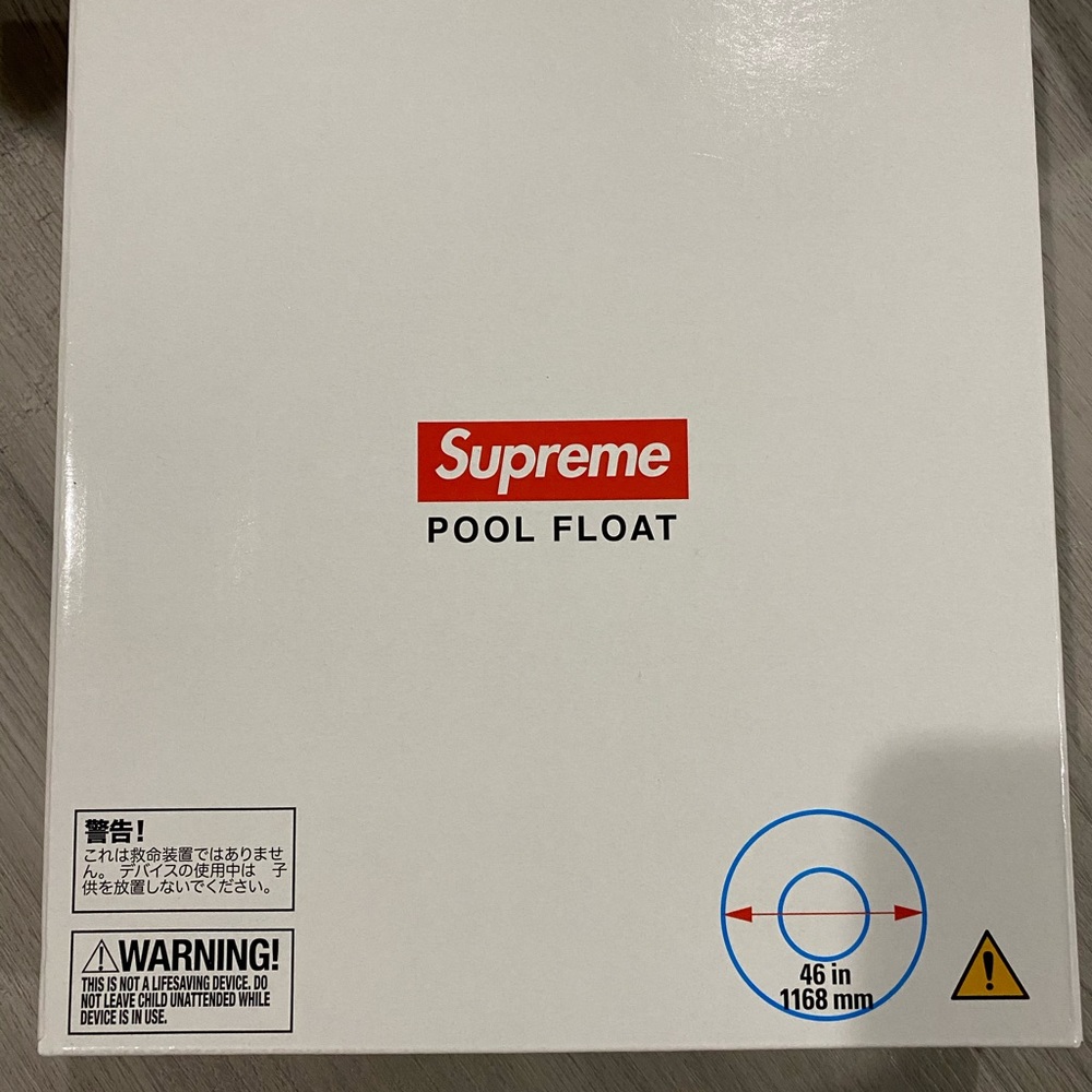 Supreme Pool Float - Picture 3 of 4